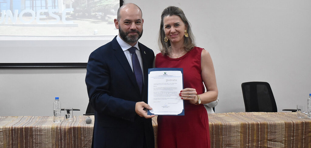 Professora Elisabeth Hafner Facin é empossada como diretora de Ensino da Unoesc Joaçaba