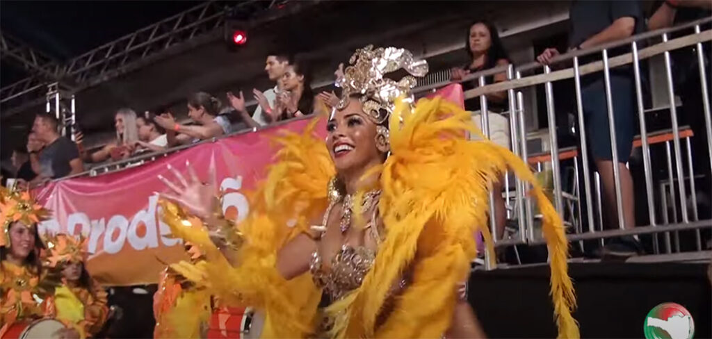Acadêmicos do Grande Vale foi a 3ª e última Escola de Samba a desfilar em Joaçaba no sábado/ Foto: Bom Dia SC