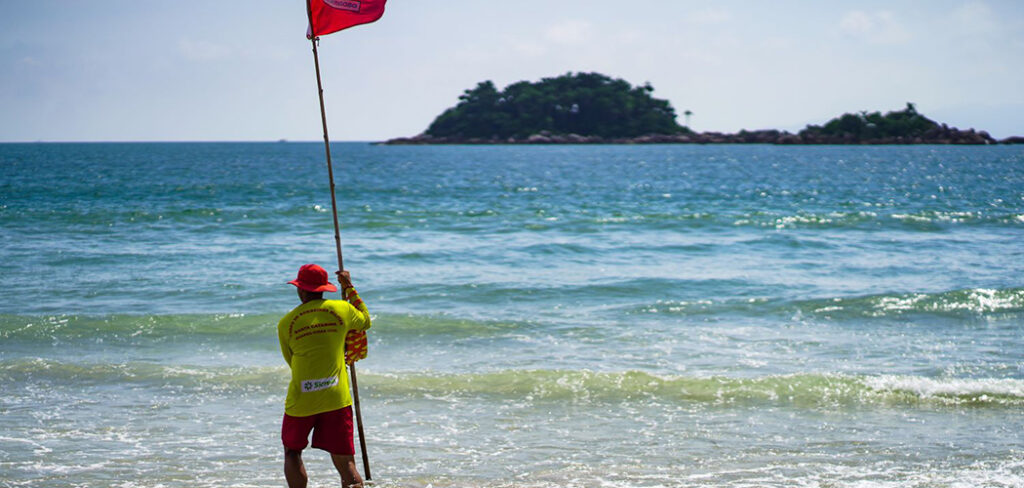 CBMSC encerra Estação Verão com mais de 3 mil pessoas salvas no litoral catarinense