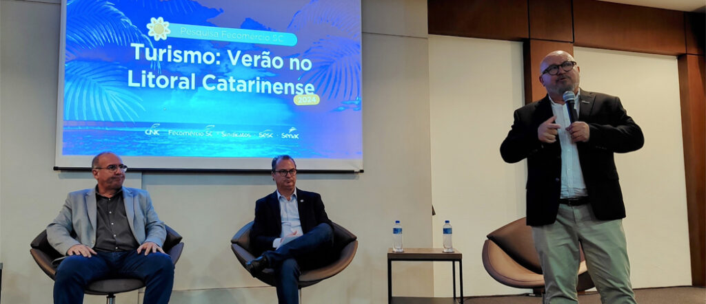 O evento contou com a presença do presidente da Fecomércio SC, Hélio Dagnoni, do presidente da Câmara Empresarial de Turismo da Fecomércio SC, Marco Aurélio Floriani, do secretário de Estado do Turismo, Evandro Neiva/Foto: Maythe Novak/Bom Dia SC