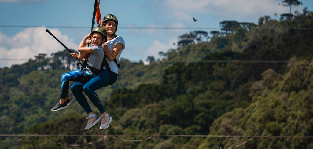 Tirolesa sobre o canyon une aventura e natureza em Urubici/ Foto: Natural Extremo/Divulgação