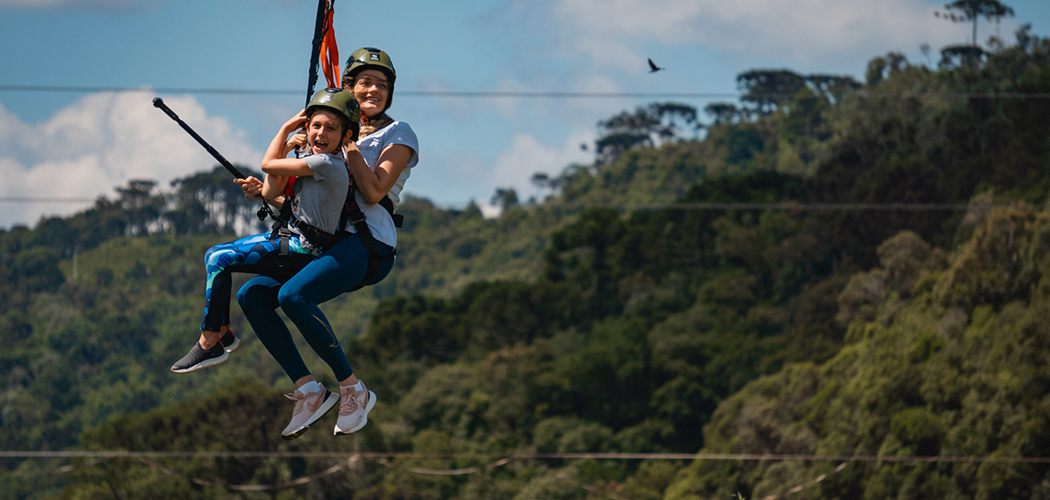 Tirolesa sobre o canyon une aventura e natureza em Urubici/ Foto: Natural Extremo/Divulgação