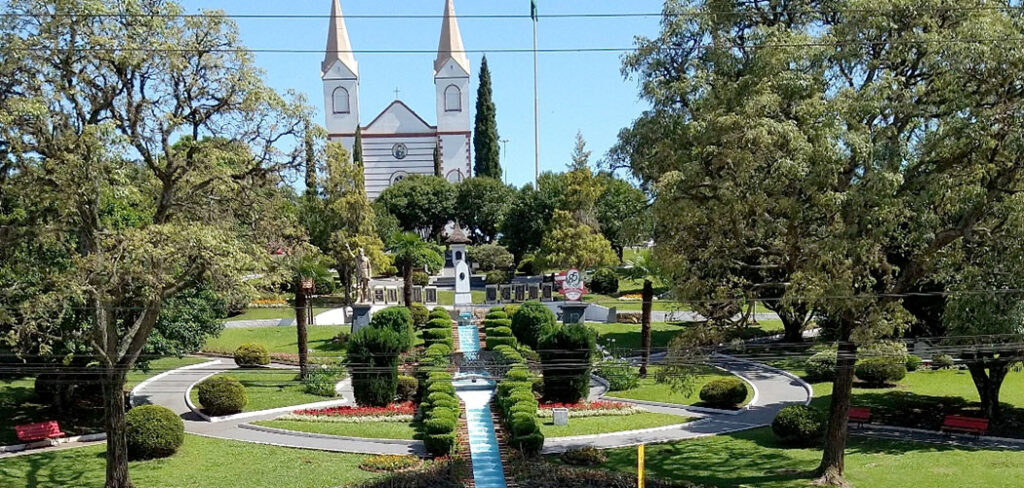 Planejamento do Plano Municipal de Turismo de Treze Tílias é apresentado em reunião