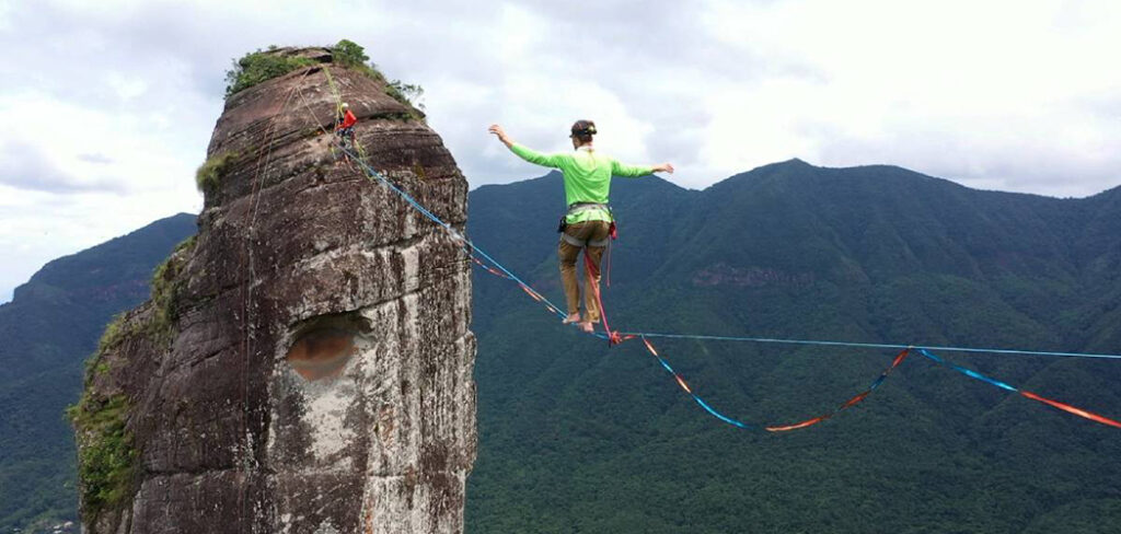 Treviso realiza Highline inédito na pedra dos Dois Dedos em Santa Catarina/ Foto: Anderson Machado