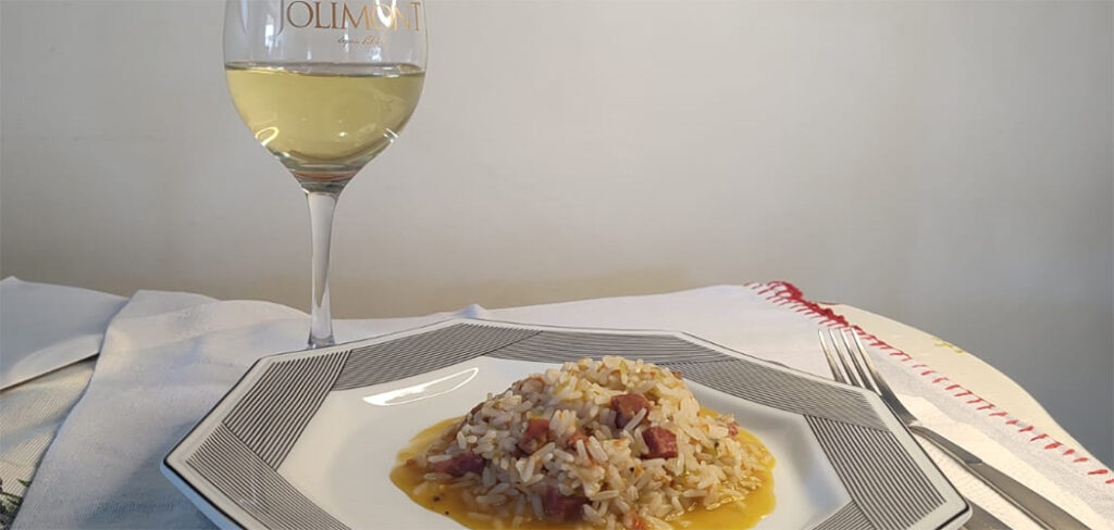 Risoto de linguiça Blumenau com vinho branco/ Foto: Maythe Novak - Bom Dia SC