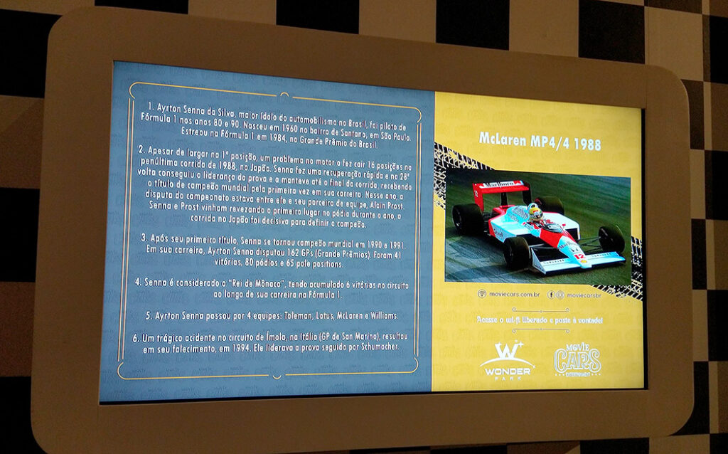 O Movie Cars em Foz Foz Iguaçu/PR reserva um espaço especial dedicado ao ídolo contando um pouco da trajetória de Ayrton Senna/Foto: Maythe Novak