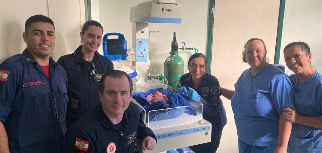 Bebê nasce dentro da ambulância ASU-493
