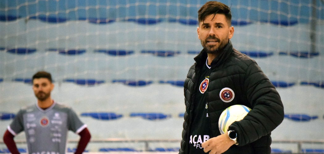 José Henrique Pereira é efetivado técnico do Joaçaba Futsal