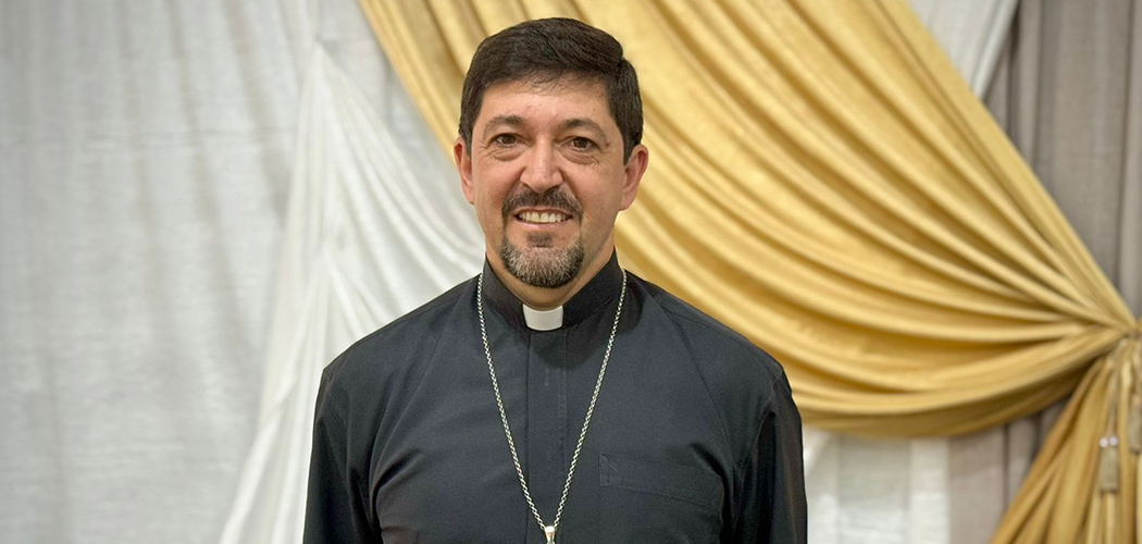 Monsenhor Adenis será ordenado Bispo neste sábado (11) em Vargem Bonita