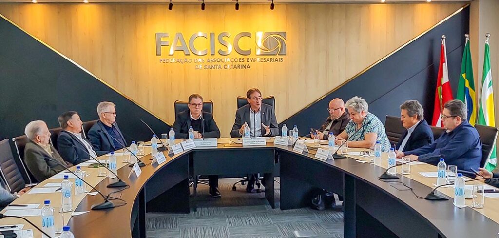 Federações Empresarias debatem ações de prevenção a enchentes e manutenção da infraestrutura de SC