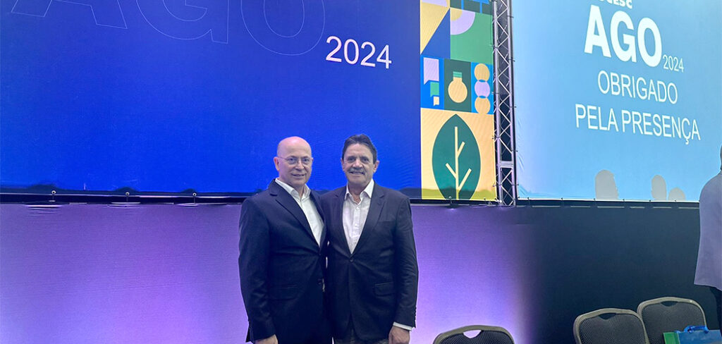 Novo presidente da OCESC Vanir Zanatta, sucede Luiz Vicente Suzin, que encerrou seu segundo mandato à frente da instituição/Foto: Marcos Bedin/MB Comunicação