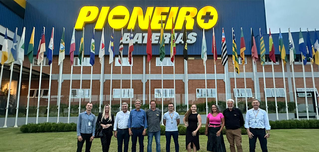 Empresa Pioneiro recebem visita do presidente e diretores da Celesc em Treze Tílias