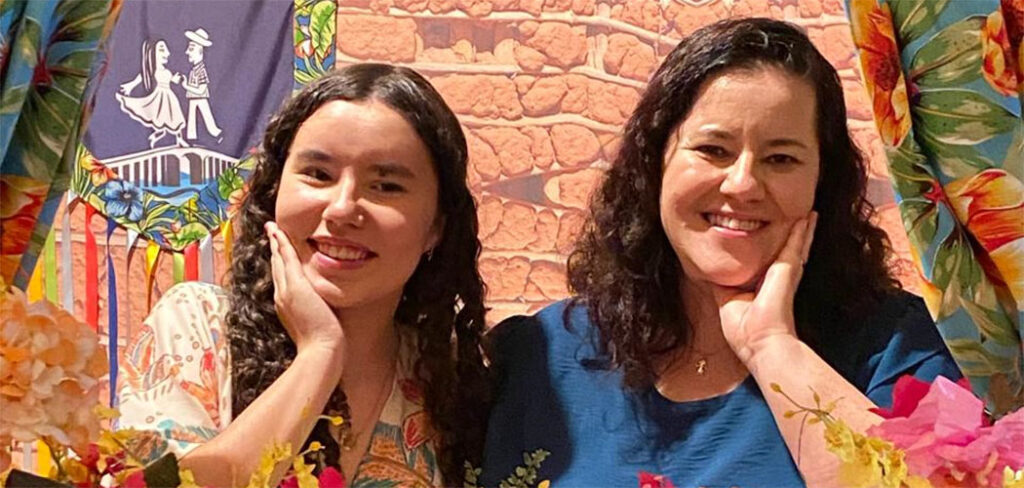 Maythe Novak e a sua mãe Maely SIlva/ Foto: Margareth Leite
