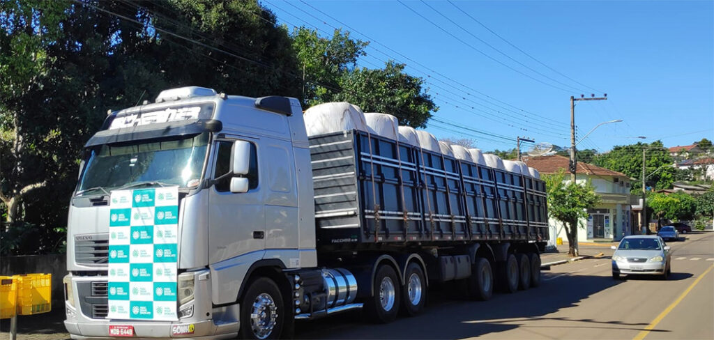 Carreta saiu do extremo-oeste na última semana em direção ao RS/ Foto: Divulgação