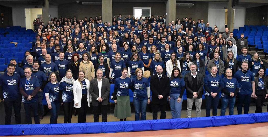 A Universidade lançou, durante a cerimônia de homenagem aos funcionários por tempo de serviço, sua nova campanha institucional