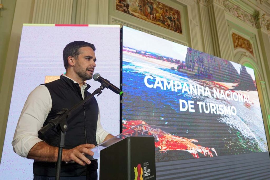 O slogan da Campanha  Nacional de Turismo do RS foi criada por inspiração do governador Eduardo Leite, que falou em seu discurso: “O Brasil Abraçou o Rio Grande do Sul e Agora Queremos Abraçar o Brasil”/Foto: Maurício Tonetto-Secom