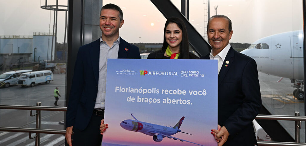 Jorginho Mello recebe 1º voo da TAP direto de Portugal para Santa Catarina