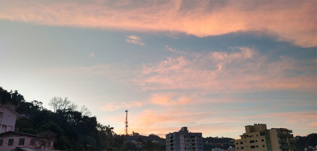 Atenção: Orgãos Estaduais alertam para baixa umidade e qualidade do ar em Santa Catarina/ Foto: Maythe Novak - Bom Dia SC