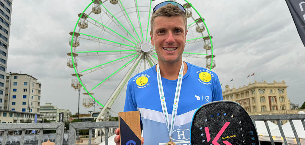 André Baran é campeão mundial e chega ao topo do ranking no beach tennis