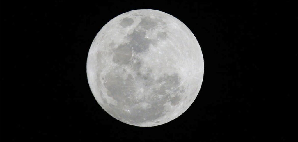 Maior superlua do ano pode ser vista nesta quinta-feira (17)/Foto: Paulo Pinto-Agência Brasil