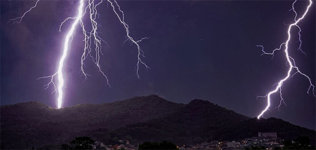 Defesa Civil alerta para chuvas intensas, granizo e ventos fortes, no Grande Oeste, Alto Vale do Itajaí e Grande Florianópolis – Foto: Ricardo Wolffenüttel / Arquivo / SECOM