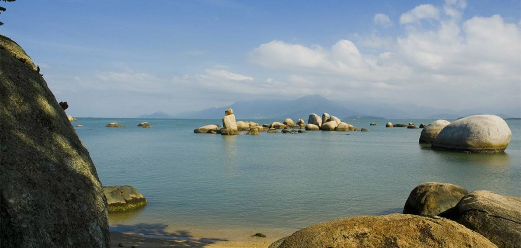 Dia das Bruxas: Turismo e lendas se encontram em Florianópolis a “Ilha da Magia”