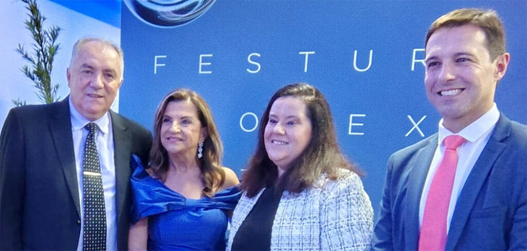 Na abertura oficial do Festuris 2024. ABRAJET presente! Evandro Novak, Presidente da ABRAJET Nacional, Marta Rossi, CEO do Festuris, , Maely Silva, Presidente da ABRAJET SC e Eduardo Zorzanello, CEO do Festuris