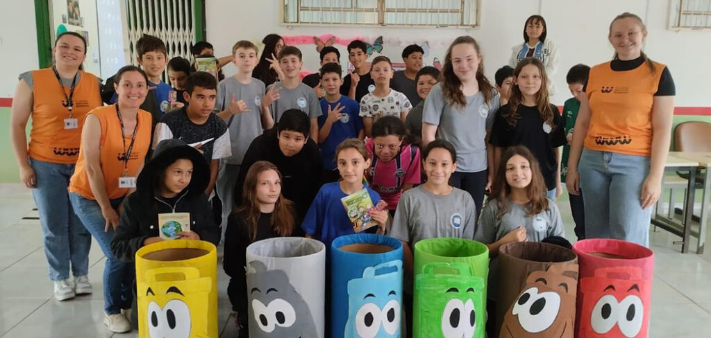 Projeto da Fundação Aury Luiz Bodanese, entidade mantida pela Aurora Coop, visa educar para a importância da coleta seletiva, reciclagem e logística reversa das embalagens pós-consumo/ Foto: divulgação