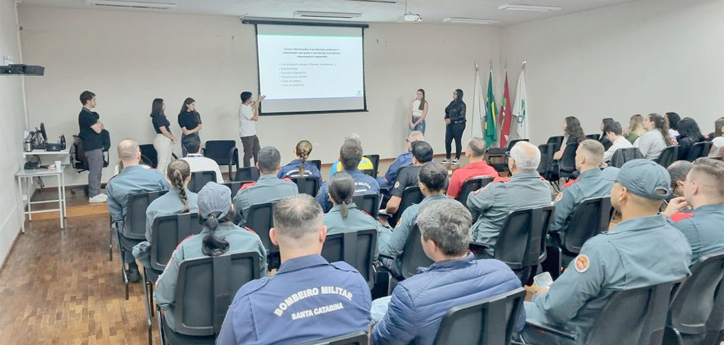 CBMSC participa de Encontro sobre saúde mental com acadêmicos de Psicologia da Unoesc em Joaçaba/Foto: Divulgação CBMSC/Joaçaba