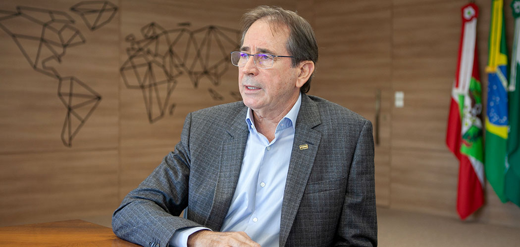 Artigo do presidente da FIESC, Mario Cezar de Aguiar, sobre a proposta de redução da jornada de trabalho