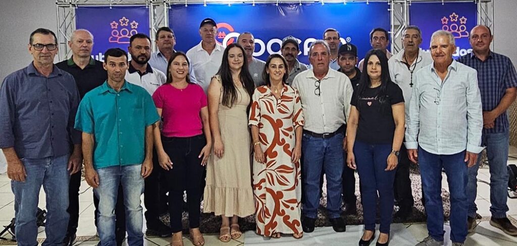 Coocam celebra o compromisso de seus colaboradores em noite de homenagens