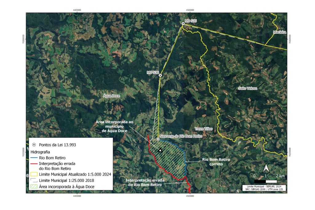 Mapa do limite municipal de Água Doce com Treze Tílias na escala 1:25.000 (2018) com a interpretação equivocada do Rio Bom Retiro e 1:5.000 (2024), com a interpretação correta/ Fonte: Elaborado pela Spelan