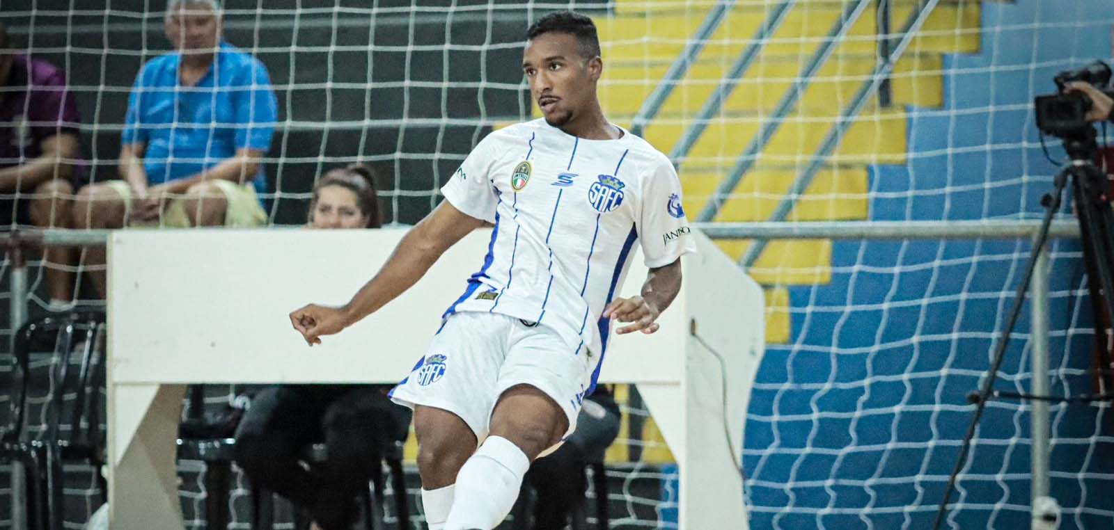 Ala/pivô João Vitor é mais uma contratação do Joaçaba Futsal