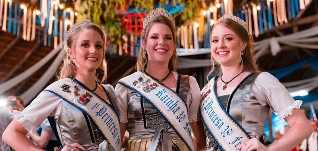 Festa Pomerana comemora 40 anos de resgate das tradições alemãs em Pomerode (SC)
