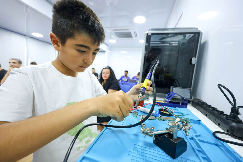 A Carreta Digital é uma unidade móvel equipada com tecnologia de ponta/Foto: Leo Munhoz/Secom