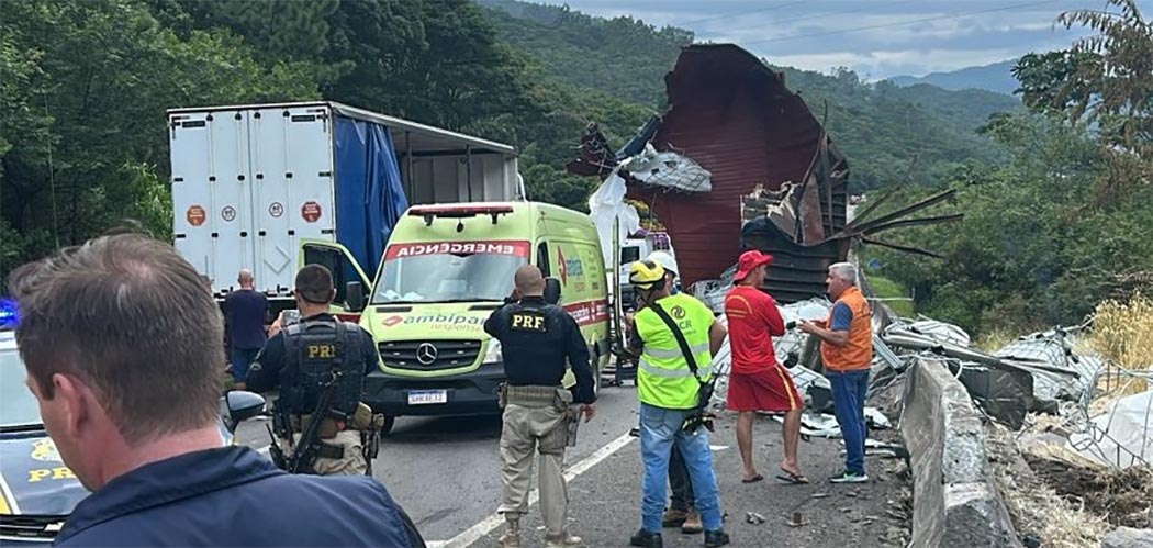 IMA minimiza impactos ambientais após acidente na BR-101 em SC
