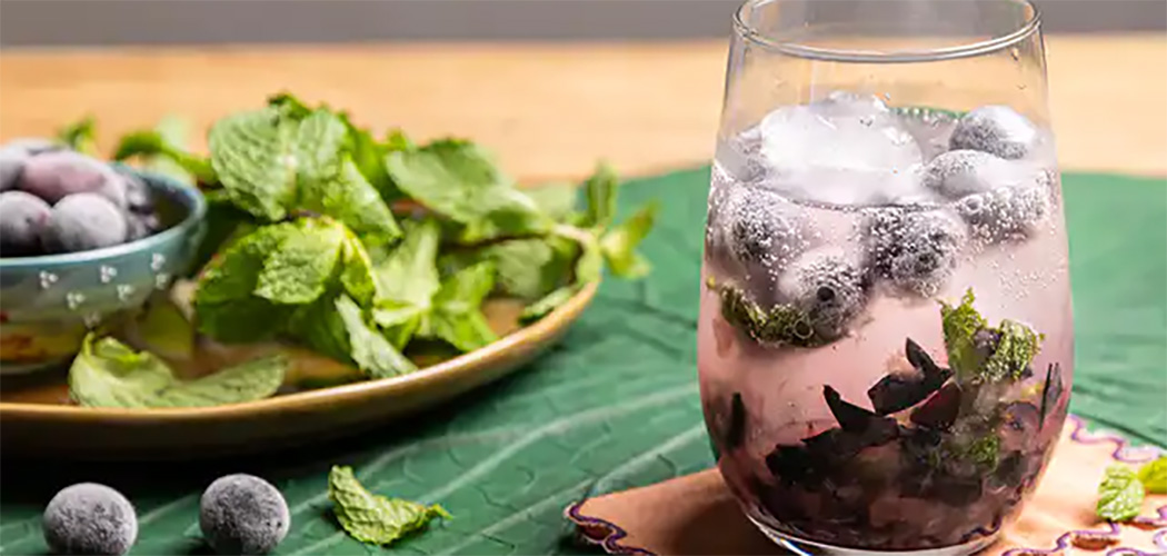 Drink de uva com hortelã