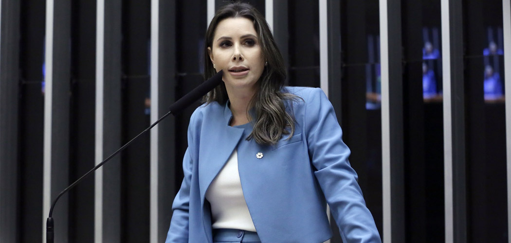 Carol de Toni denuncia nova irregularidade no Programa Pé-de-Meia