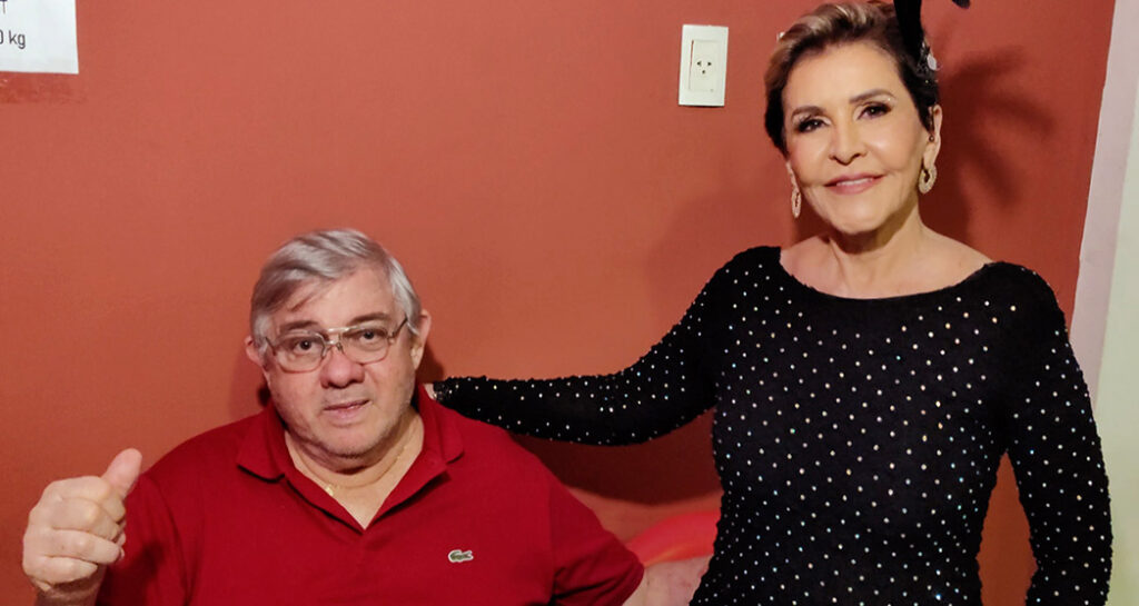 Presidente da agremiação Rômulo Meneses e sua esposa Ana Nery Meneses, recebem todos as visitantes com muita cordialidade/Foto: Evandro Novak-TV Bom Dia SC