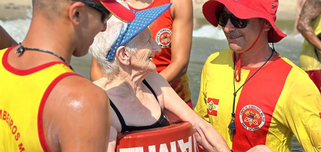 Projeto Praia Acessível leva inclusão e alegria à Praia Bacia da Vovó em Penha