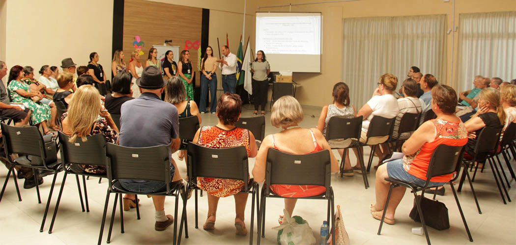 Reunião no CRI de Joaçaba fortalece laços com Grupos de Idosos