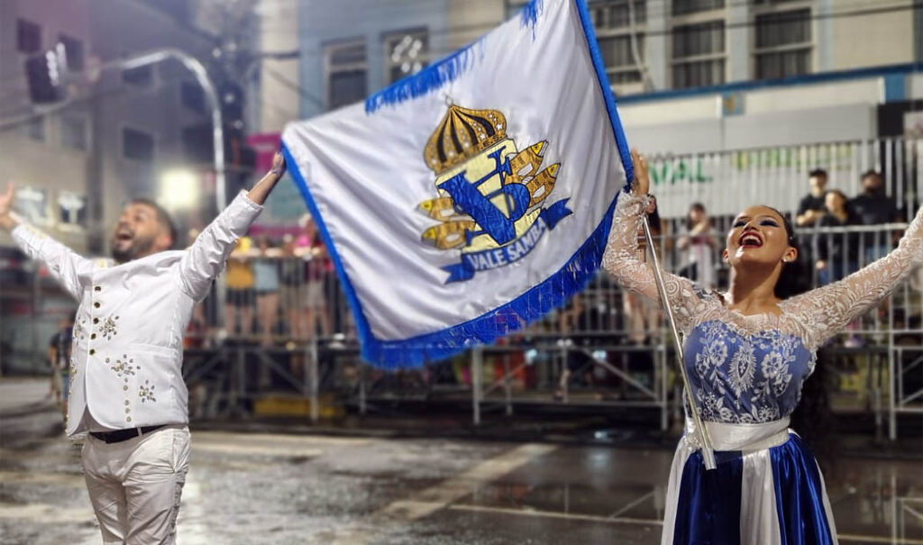 A escola estreia um novo casal de Mestre Sala e Porta-Bandeira/Foto: Maythe Novak-Bom Dia SC