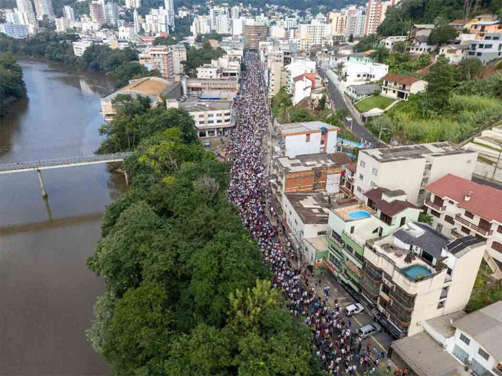 35ª Romaria de Frei Bruno reúne milhares de fiéis em Joaçaba