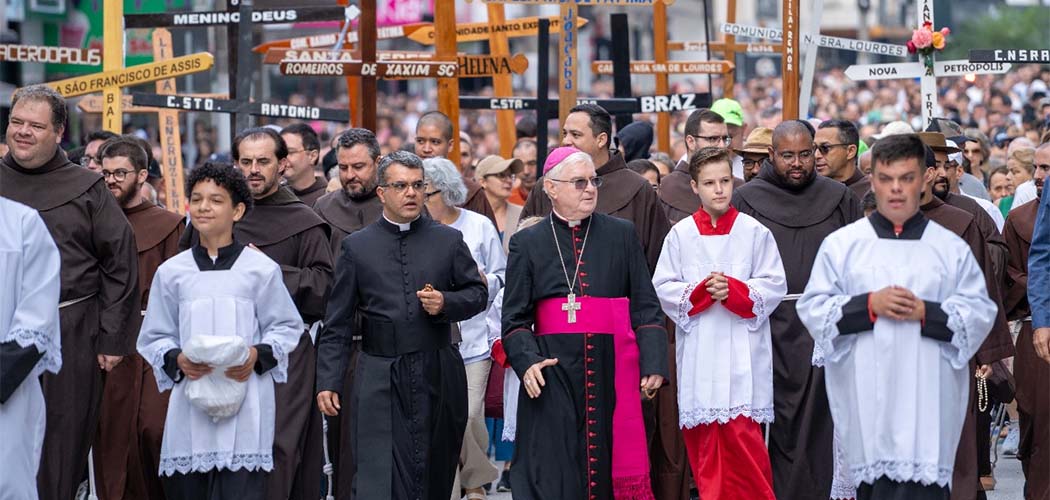 35ª Romaria de Frei Bruno reúne milhares de fiéis em Joaçaba
