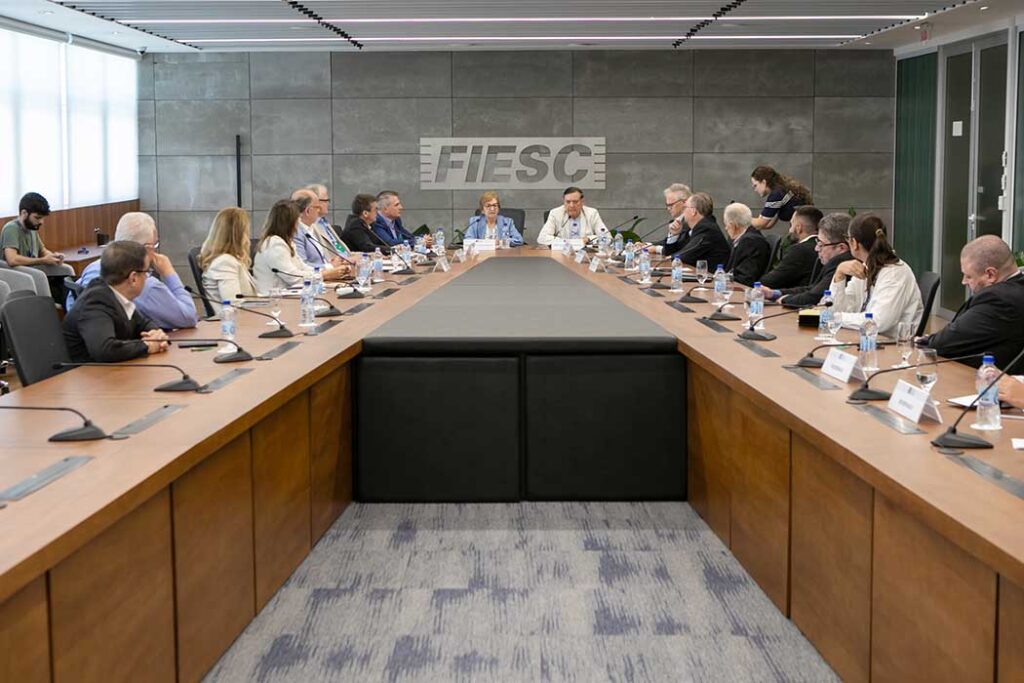 O presidente da Federação da Agricultura e Pecuária do Estado de Santa Catarina (FAESC), José Zeferino Pedrozo, conduziu a solenidade e relembrou que a iniciativa é resultado de uma discussão que iniciou em julho do ano passado/Foto: Filipi Scotii