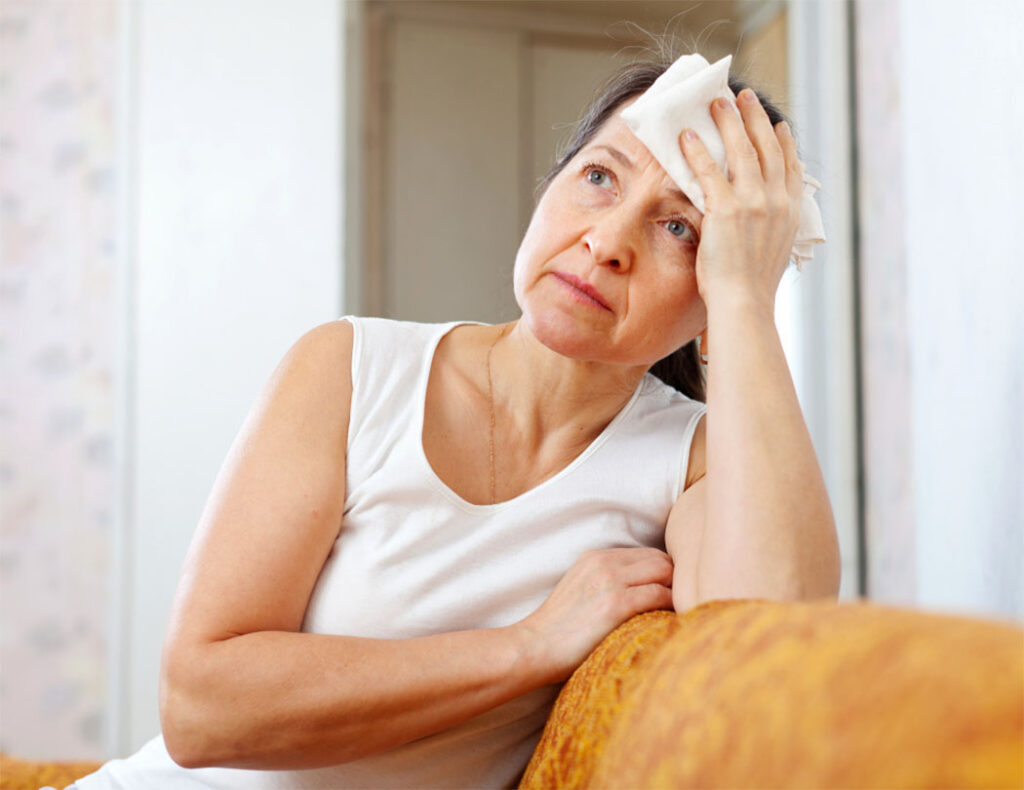 Calorões, insônia e mudanças de humor: como enfrentar os desafios da menopausa 