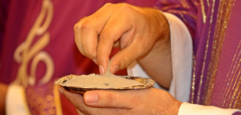 Igreja Católica celebra início da Quaresma na Quarta-feira de Cinzas (5)