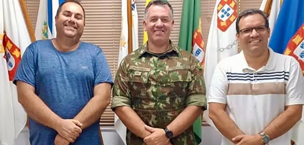 Prefeito de Herval d’ Oeste visita Tiro de Guerra em Joaçaba