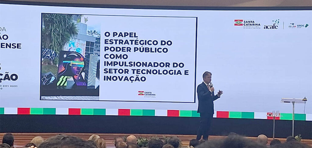 Prefeito e vice-prefeito de Herval d’ Oeste participam de evento com foco na inovação em Florianópolis
