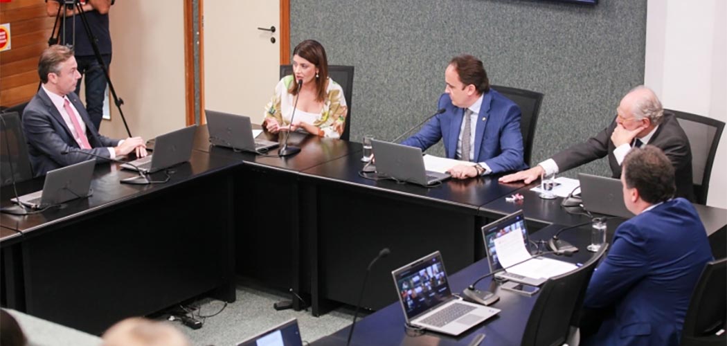 Secretária do Turismo de SC apresenta ações da pasta em comissão da Alesc/Foto: Giovanni Kalabaide